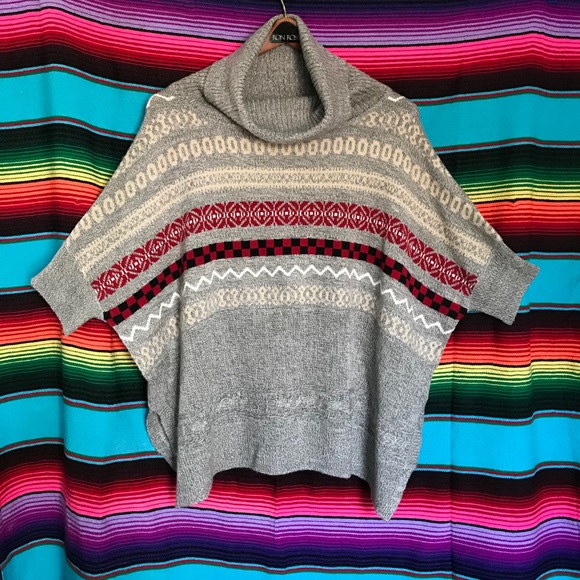 Romeo & Juliet Couture Sweater. Size: Large. - Picture 5 of 5